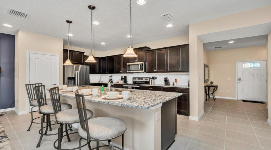 KISSIMMEE, Florida 34747, 5 Bedrooms Bedrooms, ,4 BathroomsBathrooms,Residential,For Sale,DUBAI,0,MFRO6172197