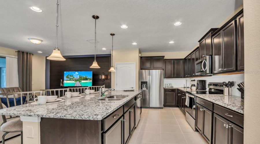 KISSIMMEE, Florida 34747, 5 Bedrooms Bedrooms, ,4 BathroomsBathrooms,Residential,For Sale,DUBAI,0,MFRO6172197