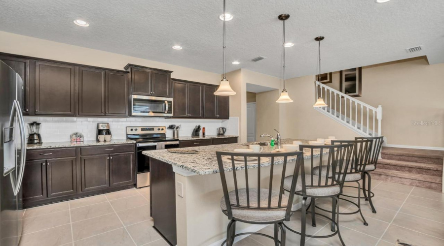 KISSIMMEE, Florida 34747, 5 Bedrooms Bedrooms, ,4 BathroomsBathrooms,Residential,For Sale,DUBAI,0,MFRO6172197