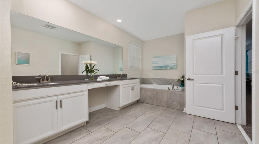 KISSIMMEE, Florida 34746, 5 Bedrooms Bedrooms, ,5 BathroomsBathrooms,Residential,For Sale,BOOKMARK,0,MFRO6256956