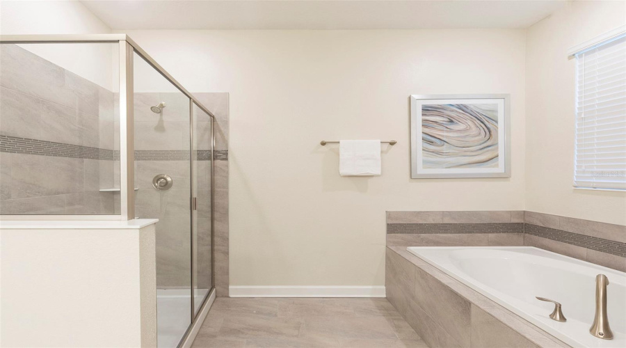 DAVENPORT, Florida 33896, 8 Bedrooms Bedrooms, ,5 BathroomsBathrooms,Residential,For Sale,MAIDSTONE,0,MFRO6258221