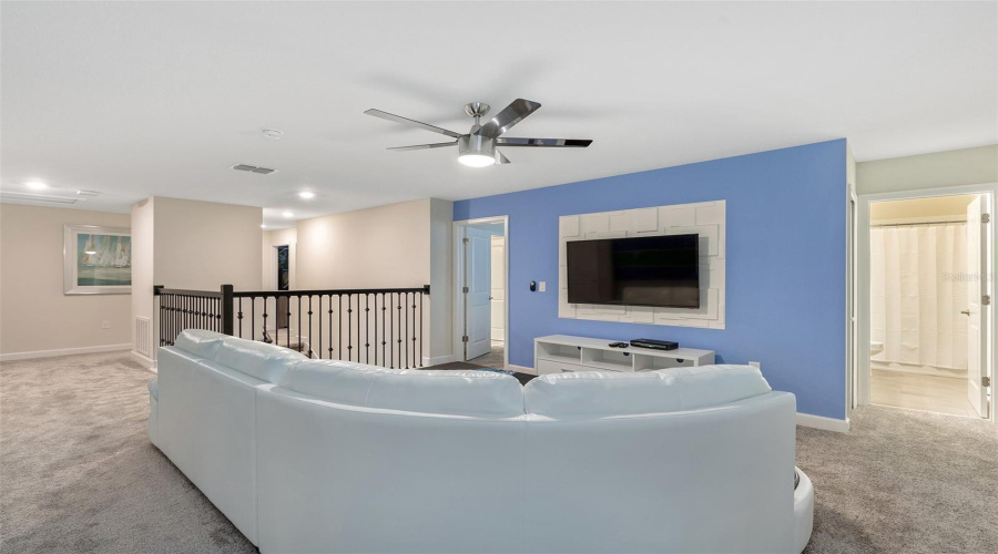 DAVENPORT, Florida 33896, 8 Bedrooms Bedrooms, ,5 BathroomsBathrooms,Residential,For Sale,MAIDSTONE,0,MFRO6258221