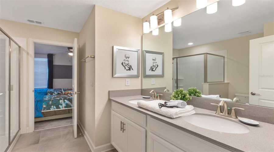 DAVENPORT, Florida 33896, 8 Bedrooms Bedrooms, ,5 BathroomsBathrooms,Residential,For Sale,MAIDSTONE,0,MFRO6258221