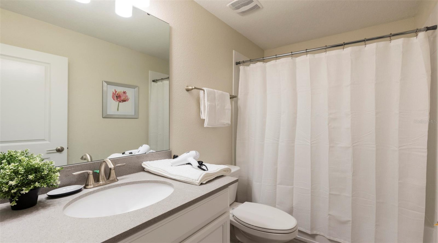 DAVENPORT, Florida 33896, 8 Bedrooms Bedrooms, ,5 BathroomsBathrooms,Residential,For Sale,MAIDSTONE,0,MFRO6258221