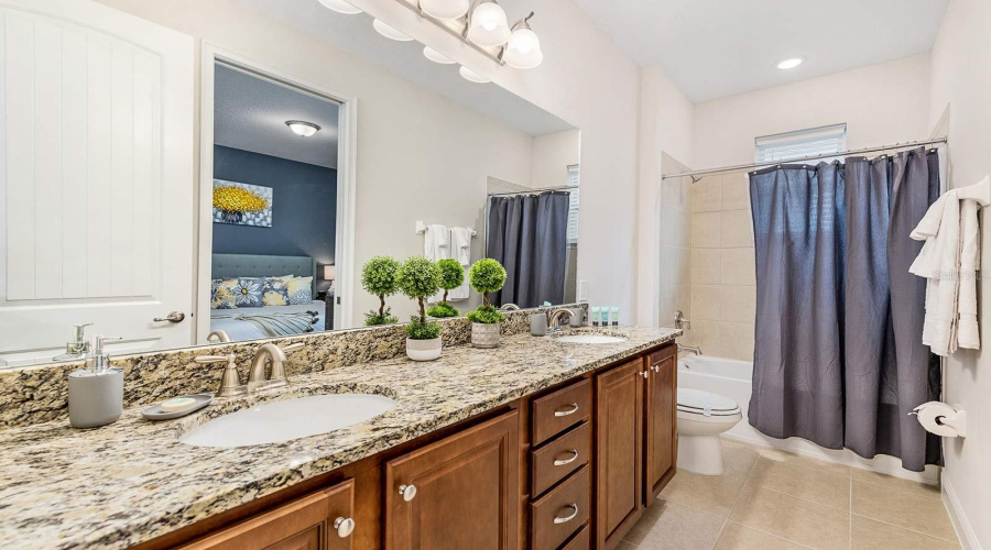 KISSIMMEE, Florida 34747, 4 Bedrooms Bedrooms, ,3 BathroomsBathrooms,Residential,For Sale,WESTLAND,0,MFRO6257006