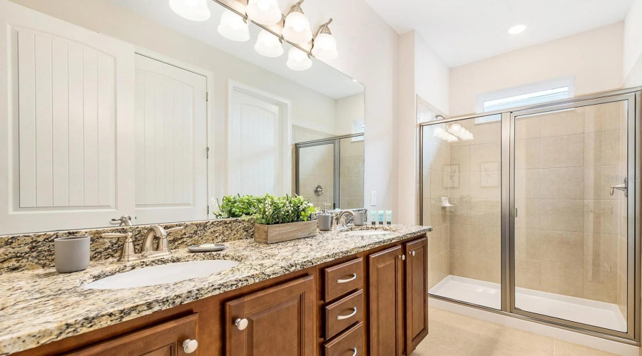 KISSIMMEE, Florida 34747, 4 Bedrooms Bedrooms, ,3 BathroomsBathrooms,Residential,For Sale,WESTLAND,0,MFRO6257006