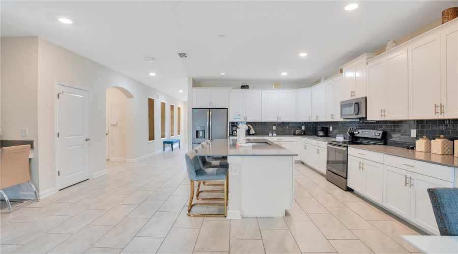 KISSIMMEE, Florida 34746, 6 Bedrooms Bedrooms, ,5 BathroomsBathrooms,Residential,For Sale,BOOKMARK,0,MFRO6257972