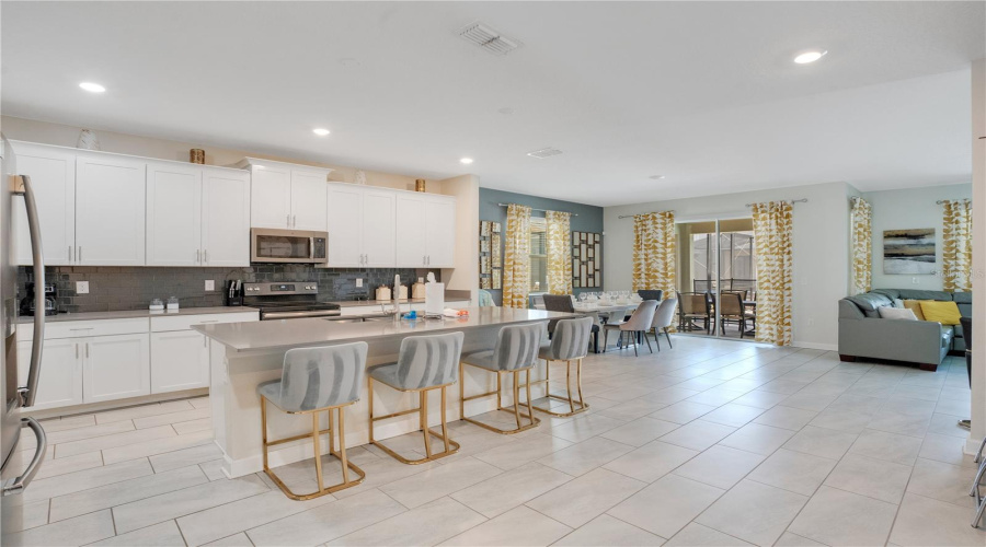 KISSIMMEE, Florida 34746, 6 Bedrooms Bedrooms, ,5 BathroomsBathrooms,Residential,For Sale,BOOKMARK,0,MFRO6257972