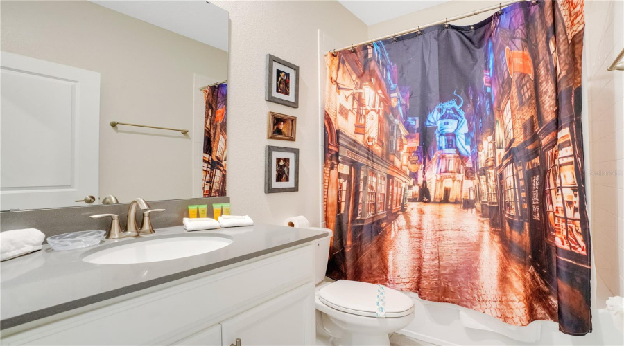 KISSIMMEE, Florida 34746, 6 Bedrooms Bedrooms, ,5 BathroomsBathrooms,Residential,For Sale,BOOKMARK,0,MFRO6257972