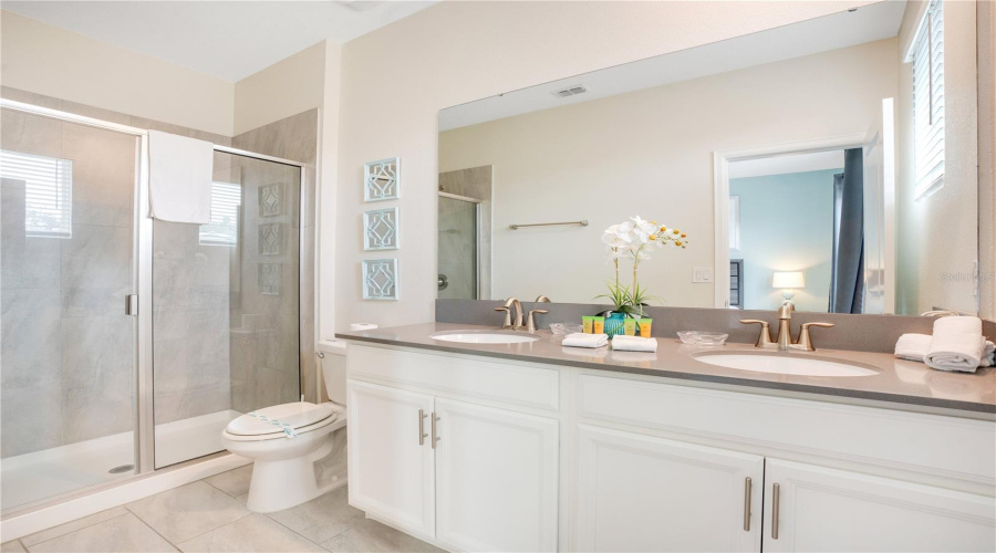 KISSIMMEE, Florida 34746, 6 Bedrooms Bedrooms, ,5 BathroomsBathrooms,Residential,For Sale,BOOKMARK,0,MFRO6257972