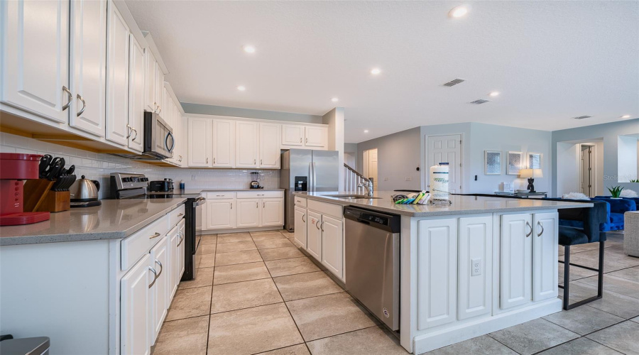 KISSIMMEE, Florida 34747, 8 Bedrooms Bedrooms, ,6 BathroomsBathrooms,Residential,For Sale,HILTON RIDGE,0,MFRO6258707