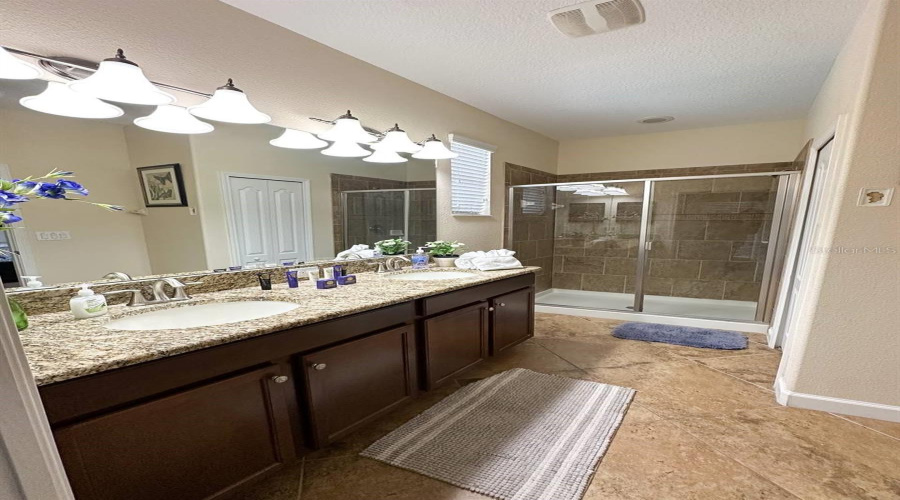 DAVENPORT, Florida 33896, 4 Bedrooms Bedrooms, ,3 BathroomsBathrooms,Residential,For Sale,SHADOW MOUNTAIN,0,MFRO6255749