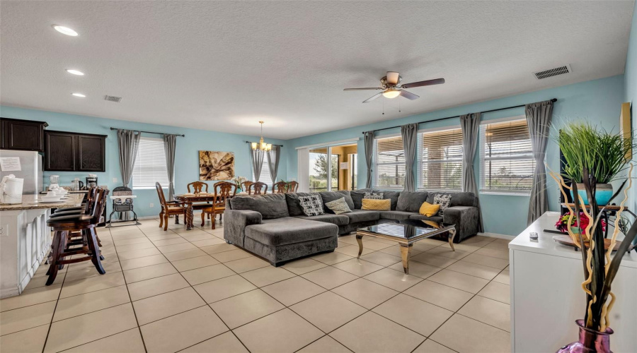 DAVENPORT, Florida 33837, 6 Bedrooms Bedrooms, ,5 BathroomsBathrooms,Residential,For Sale,BROAD OAK,0,MFRO6161514