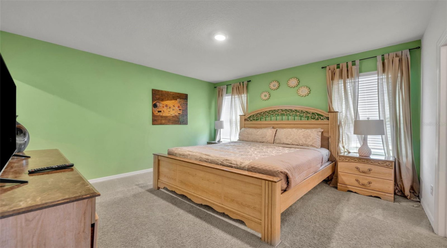 DAVENPORT, Florida 33837, 6 Bedrooms Bedrooms, ,5 BathroomsBathrooms,Residential,For Sale,BROAD OAK,0,MFRO6161514