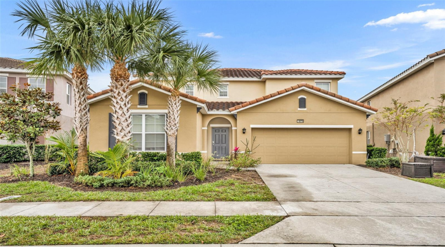 DAVENPORT, Florida 33837, 6 Bedrooms Bedrooms, ,5 BathroomsBathrooms,Residential,For Sale,BROAD OAK,0,MFRO6161514