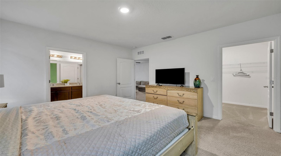 DAVENPORT, Florida 33837, 6 Bedrooms Bedrooms, ,5 BathroomsBathrooms,Residential,For Sale,BROAD OAK,0,MFRO6161514