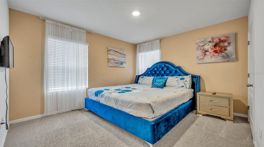 DAVENPORT, Florida 33837, 6 Bedrooms Bedrooms, ,5 BathroomsBathrooms,Residential,For Sale,BROAD OAK,0,MFRO6161514