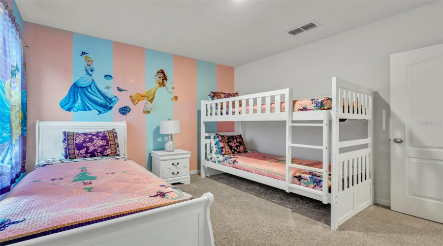 DAVENPORT, Florida 33837, 6 Bedrooms Bedrooms, ,5 BathroomsBathrooms,Residential,For Sale,BROAD OAK,0,MFRO6161514