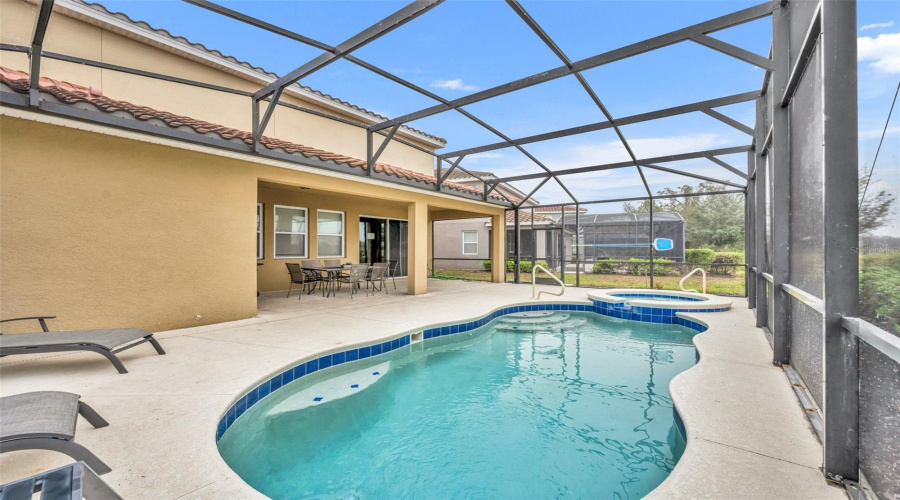 DAVENPORT, Florida 33837, 6 Bedrooms Bedrooms, ,5 BathroomsBathrooms,Residential,For Sale,BROAD OAK,0,MFRO6161514