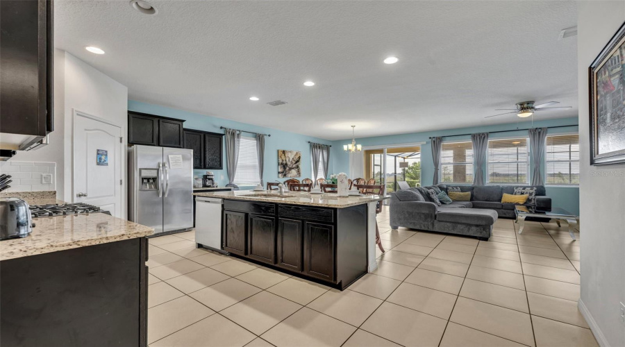 DAVENPORT, Florida 33837, 6 Bedrooms Bedrooms, ,5 BathroomsBathrooms,Residential,For Sale,BROAD OAK,0,MFRO6161514
