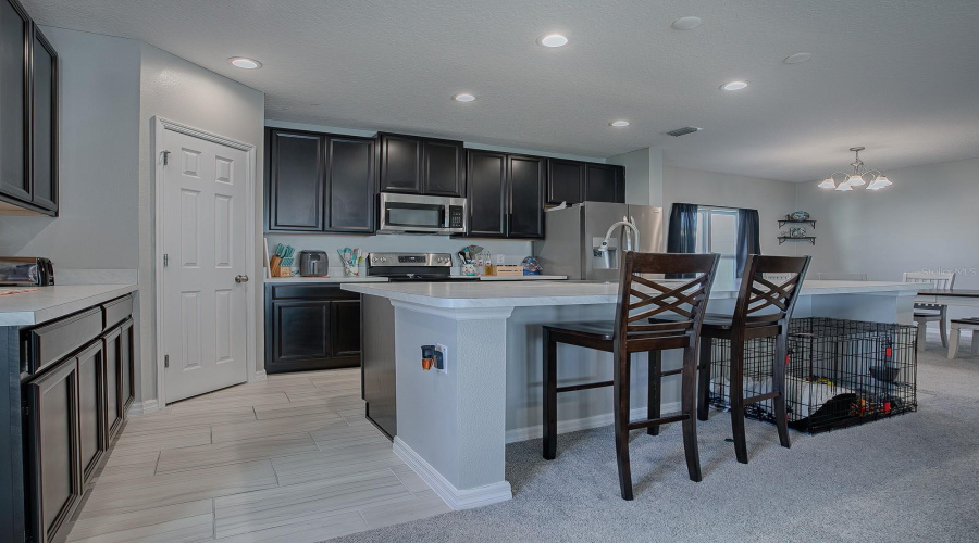 DAVENPORT, Florida 33837, 5 Bedrooms Bedrooms, ,2 BathroomsBathrooms,Residential,For Sale,AVENAL,0,MFRO6254419