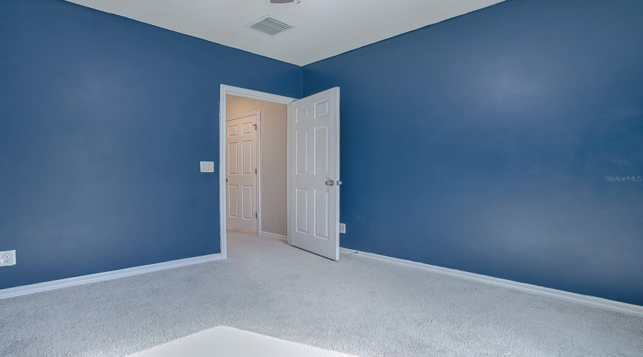 DAVENPORT, Florida 33837, 5 Bedrooms Bedrooms, ,2 BathroomsBathrooms,Residential,For Sale,AVENAL,0,MFRO6254419