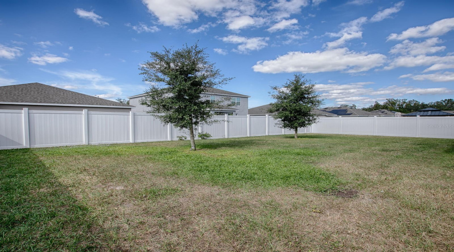 DAVENPORT, Florida 33837, 5 Bedrooms Bedrooms, ,2 BathroomsBathrooms,Residential,For Sale,AVENAL,0,MFRO6254419