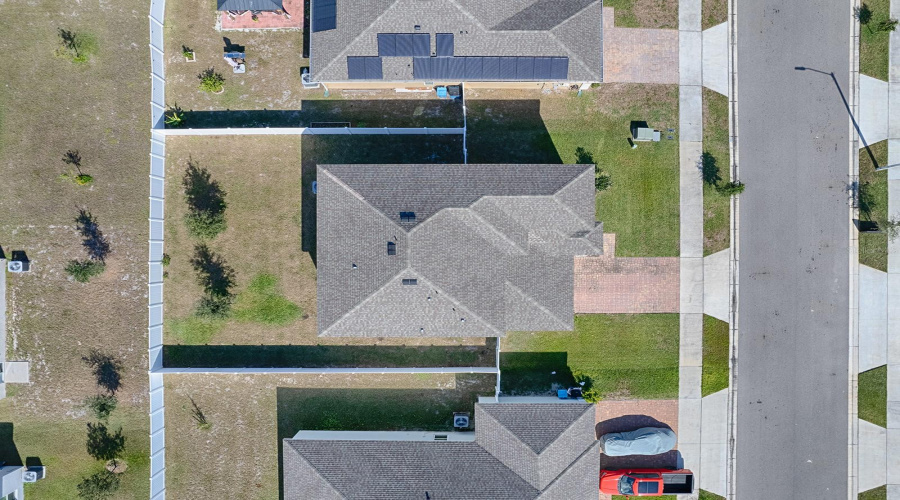 DAVENPORT, Florida 33837, 5 Bedrooms Bedrooms, ,2 BathroomsBathrooms,Residential,For Sale,AVENAL,0,MFRO6254419