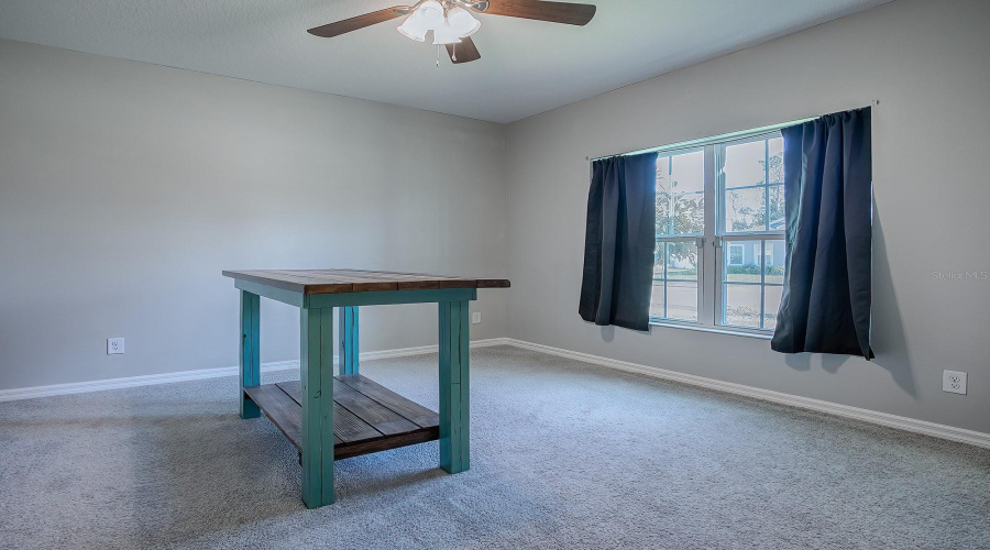 DAVENPORT, Florida 33837, 5 Bedrooms Bedrooms, ,2 BathroomsBathrooms,Residential,For Sale,AVENAL,0,MFRO6254419