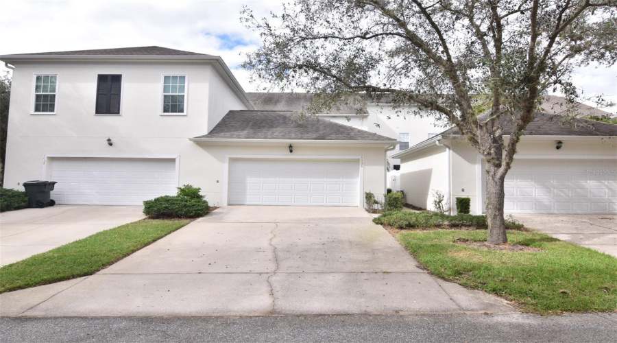 2 Car Garage With Xl Parking Pad