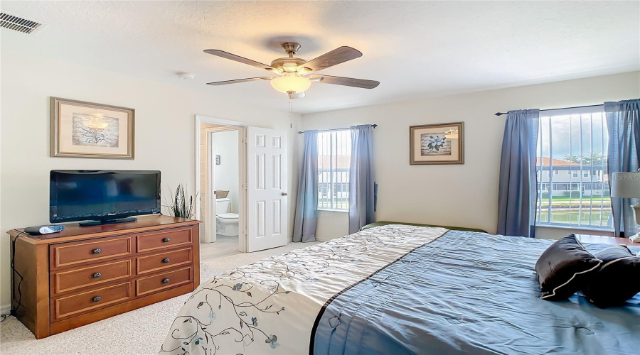 Master Bedroom W/En-Suite Bathroom