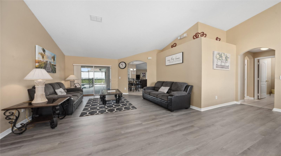 DAVENPORT, Florida 33897, 4 Bedrooms Bedrooms, ,3 BathroomsBathrooms,Residential,For Sale,BARBERA,0,MFROK224677