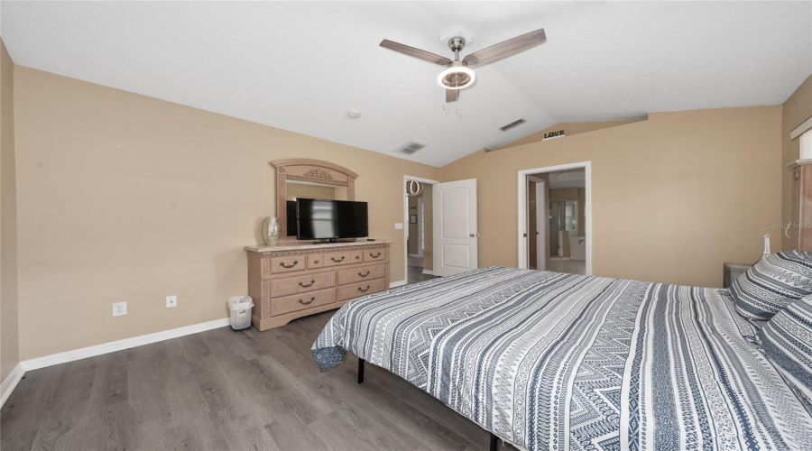 DAVENPORT, Florida 33897, 4 Bedrooms Bedrooms, ,3 BathroomsBathrooms,Residential,For Sale,BARBERA,0,MFROK224677