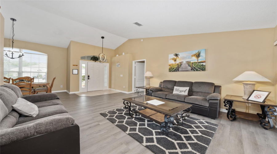 DAVENPORT, Florida 33897, 4 Bedrooms Bedrooms, ,3 BathroomsBathrooms,Residential,For Sale,BARBERA,0,MFROK224677