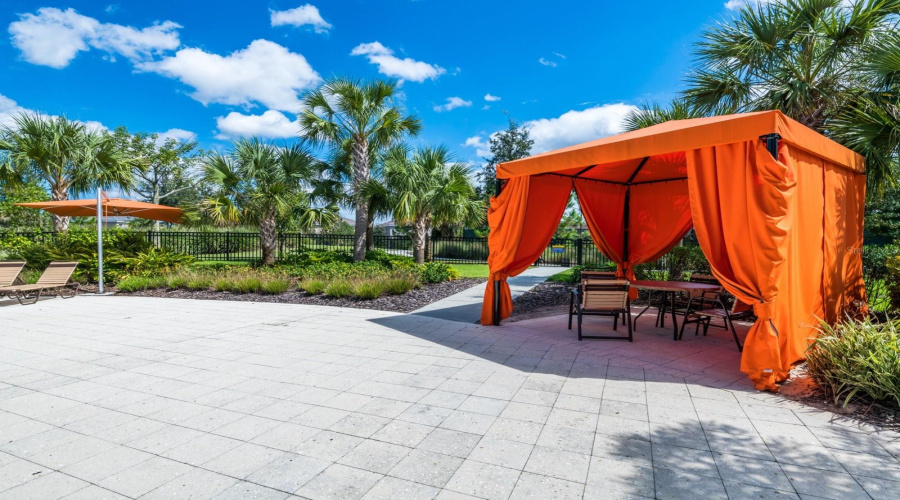 DAVENPORT, Florida 33837, 5 Bedrooms Bedrooms, ,4 BathroomsBathrooms,Residential,For Sale,OAKMOSS,0,MFRS5115862