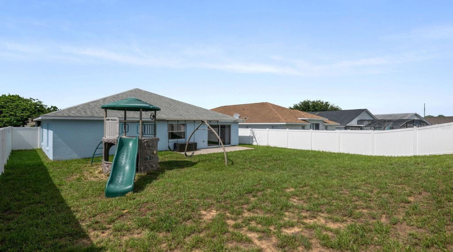 Playset Area Perfect For Weekend Fun And Playtime!