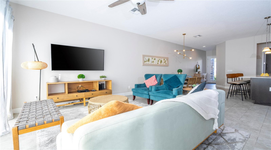 DAVENPORT, Florida 33896, 4 Bedrooms Bedrooms, ,3 BathroomsBathrooms,Residential,For Sale,VILLA DOMANI,0,MFRO6259696