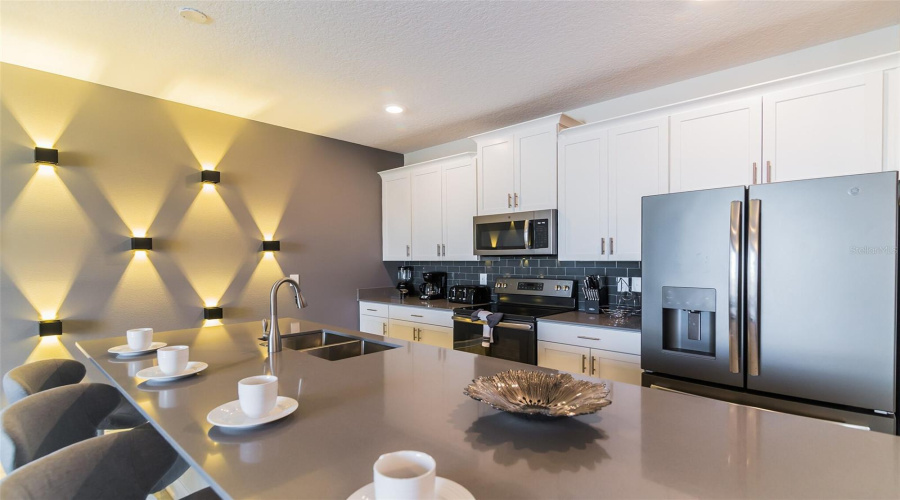 DAVENPORT, Florida 33896, 4 Bedrooms Bedrooms, ,3 BathroomsBathrooms,Residential,For Sale,CABOT CLIFFS,0,MFRO6261064