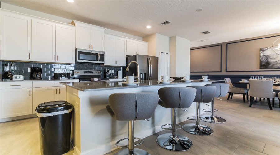 DAVENPORT, Florida 33896, 4 Bedrooms Bedrooms, ,3 BathroomsBathrooms,Residential,For Sale,CABOT CLIFFS,0,MFRO6261064