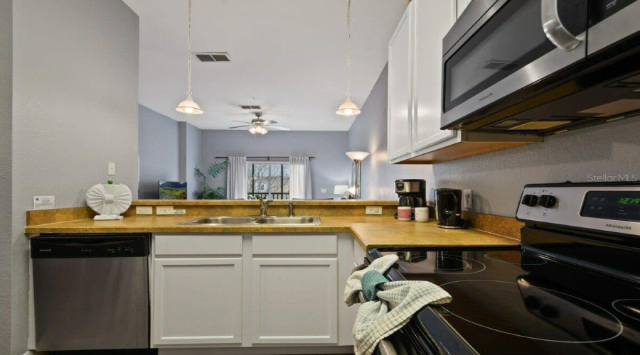 DAVENPORT, Florida 33897, 3 Bedrooms Bedrooms, ,2 BathroomsBathrooms,Residential,For Sale,RUM,MFRO6260312