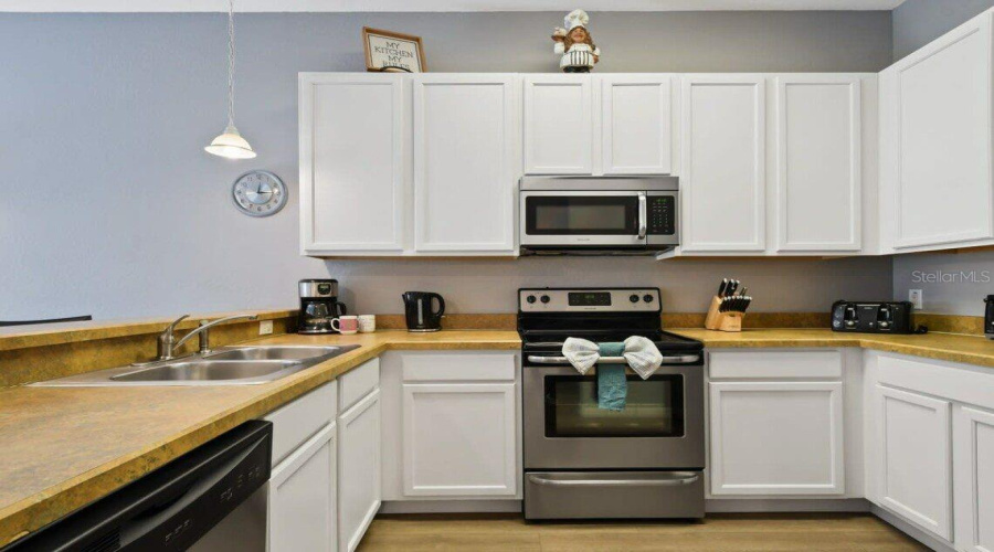 DAVENPORT, Florida 33897, 3 Bedrooms Bedrooms, ,2 BathroomsBathrooms,Residential,For Sale,RUM,MFRO6260312