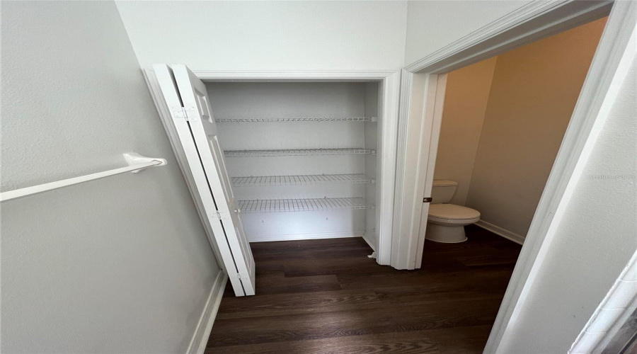 DAVENPORT, Florida 33897, 5 Bedrooms Bedrooms, ,4 BathroomsBathrooms,Residential,For Sale,BLOOMINGDALE,MFRO6261140