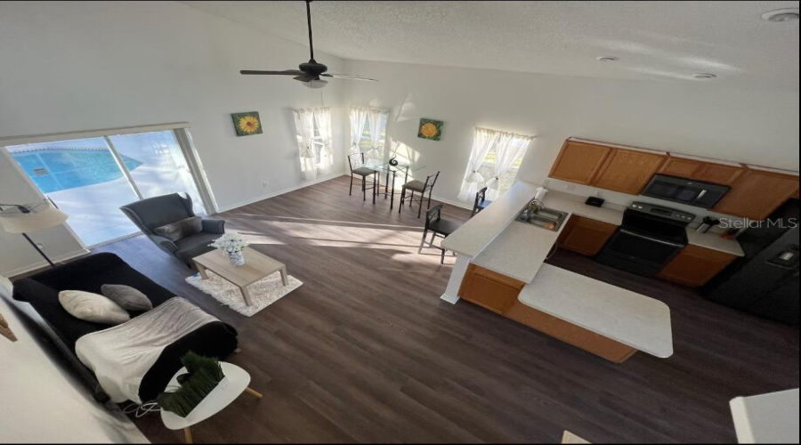DAVENPORT, Florida 33897, 5 Bedrooms Bedrooms, ,4 BathroomsBathrooms,Residential,For Sale,BLOOMINGDALE,MFRO6261140
