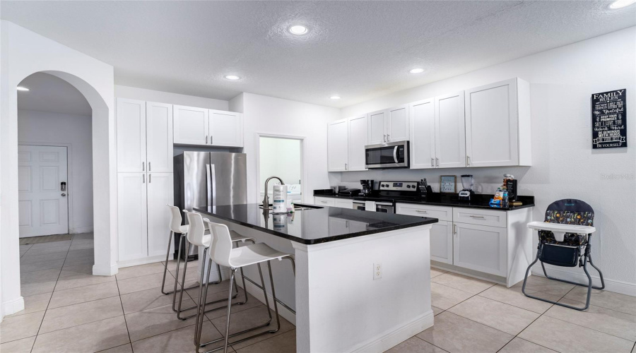 DAVENPORT, Florida 33896, 3 Bedrooms Bedrooms, ,2 BathroomsBathrooms,Residential,For Sale,LAKE SHORE,0,MFRO6261116