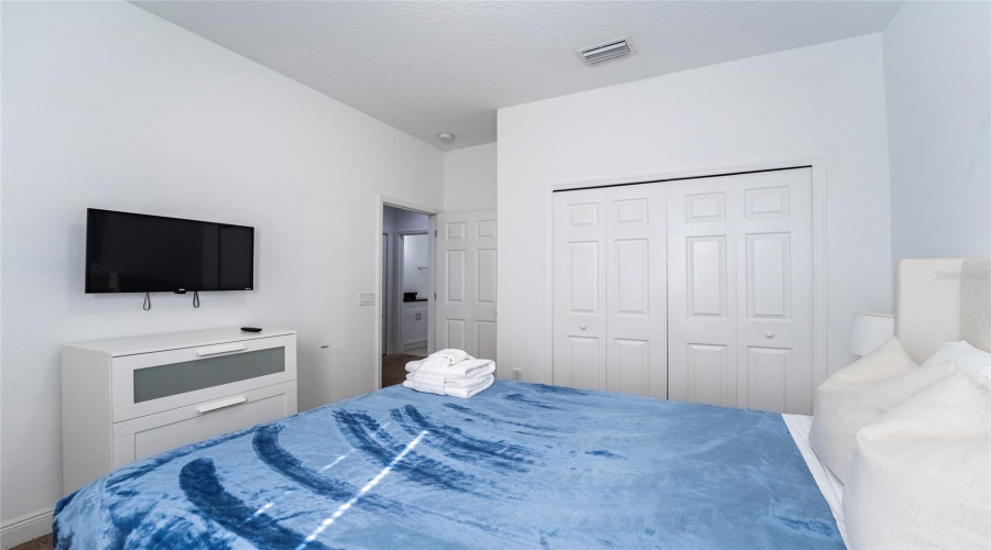 DAVENPORT, Florida 33896, 3 Bedrooms Bedrooms, ,2 BathroomsBathrooms,Residential,For Sale,LAKE SHORE,0,MFRO6261116