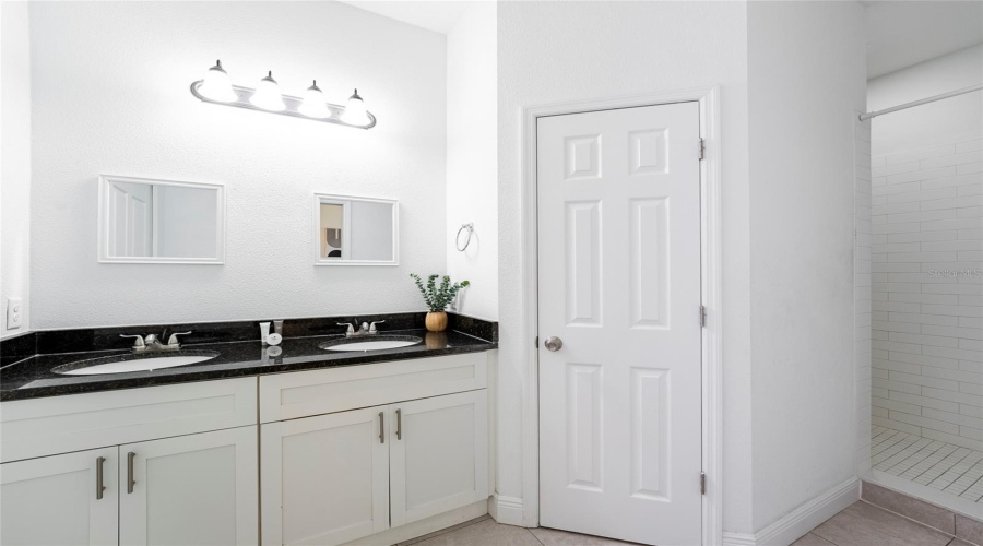 DAVENPORT, Florida 33896, 3 Bedrooms Bedrooms, ,2 BathroomsBathrooms,Residential,For Sale,LAKE SHORE,0,MFRO6261116