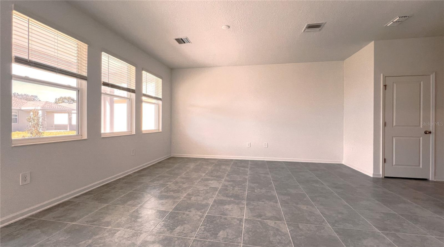KISSIMMEE, Florida 34746, 4 Bedrooms Bedrooms, ,2 BathroomsBathrooms,Residential,For Sale,AMORIE,0,MFRO6261150