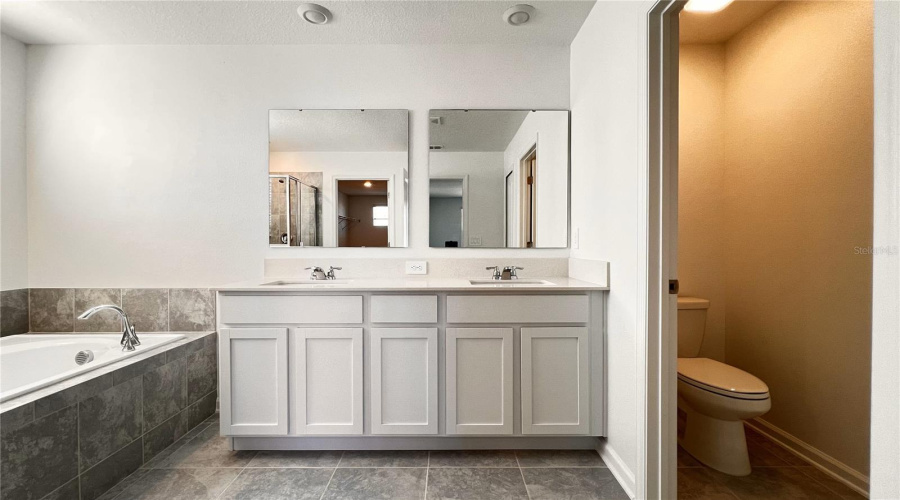 KISSIMMEE, Florida 34746, 4 Bedrooms Bedrooms, ,2 BathroomsBathrooms,Residential,For Sale,AMORIE,0,MFRO6261150