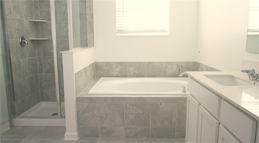 KISSIMMEE, Florida 34746, 4 Bedrooms Bedrooms, ,2 BathroomsBathrooms,Residential,For Sale,AMORIE,0,MFRO6261150