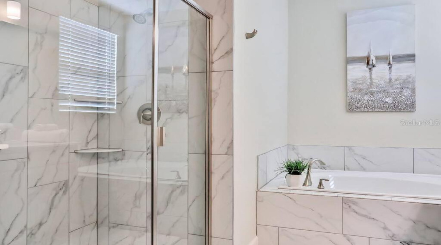 DAVENPORT, Florida 33896, 6 Bedrooms Bedrooms, ,5 BathroomsBathrooms,Residential,For Sale,CABOT CLIFFS,0,MFRS5116247